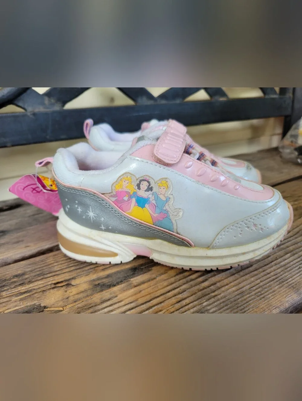 Vintage DISNEY/ PRINCESS / SMART FIT FOR PAYLESS SZ 10C NWT WHITE pink smeakers